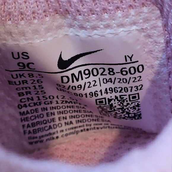 Nike Omni Multi-Court TD Pink Foam Kids - Picture 8 of 9